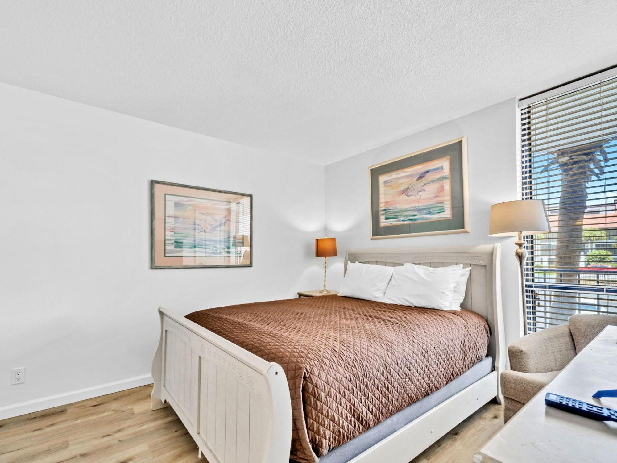 Windward 106 At Edgewater *