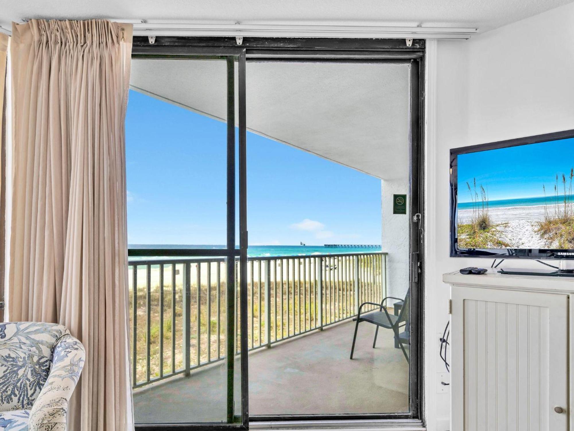 Apartment Windward 106 At Edgewater